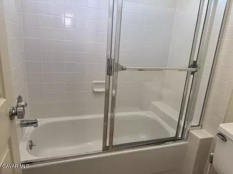 Bath - 44436 Shadowcrest Dr, Lancaster, CA 93536 photo 4 of 6