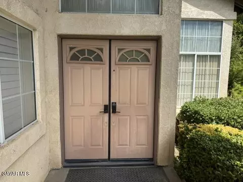 Entry Way - 44436 Shadowcrest Dr, Lancaster, CA 93536 photo 1 of 4
