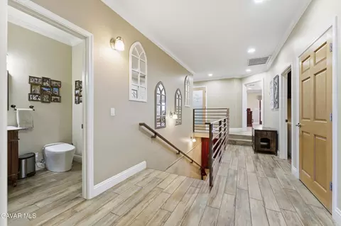 Entry Way - 29300 Peregrine Pl, Tehachapi, CA 93561 photo 4 of 4