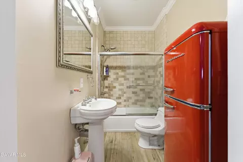 Bath - 29300 Peregrine Pl, Tehachapi, CA 93561 photo 5 of 5