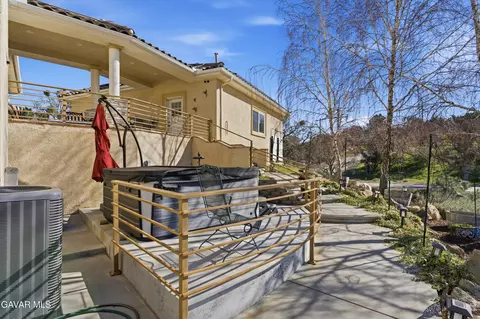 Exterior - 29300 Peregrine Pl, Tehachapi, CA 93561 photo 5 of 10