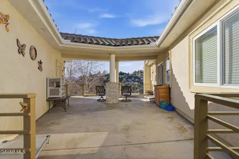 Exterior - 29300 Peregrine Pl, Tehachapi, CA 93561 photo 9 of 10