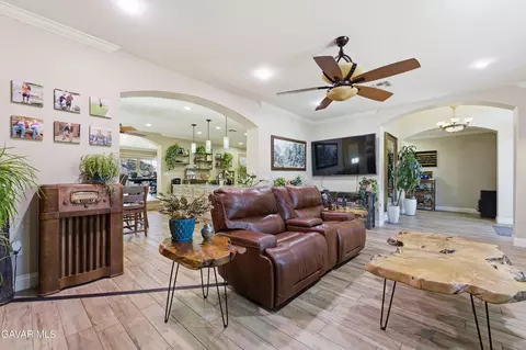 Living - 29300 Peregrine Pl, Tehachapi, CA 93561 photo 1 of 3