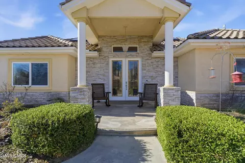 Exterior - 29300 Peregrine Pl, Tehachapi, CA 93561 photo 3 of 10