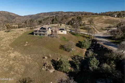 View/Area - 29300 Peregrine Pl, Tehachapi, CA 93561 photo 6 of 6
