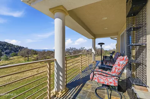 Exterior - 29300 Peregrine Pl, Tehachapi, CA 93561 photo 8 of 10