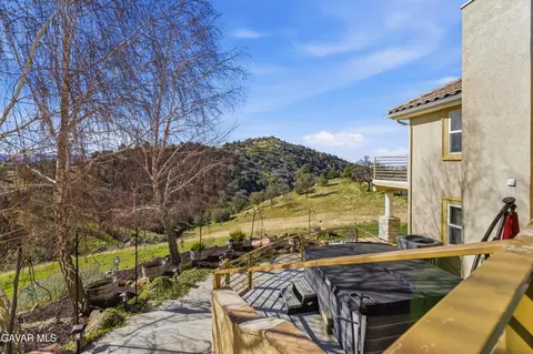 Exterior - 29300 Peregrine Pl, Tehachapi, CA 93561 photo 6 of 10