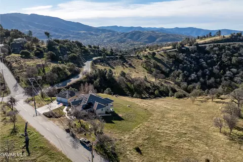 View/Area - 29300 Peregrine Pl, Tehachapi, CA 93561 photo 3 of 6