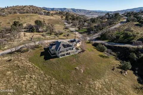 View/Area - 29300 Peregrine Pl, Tehachapi, CA 93561 photo 5 of 6