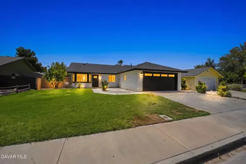 1608 Lobo Ct, Lancaster, CA 93535 photo 1