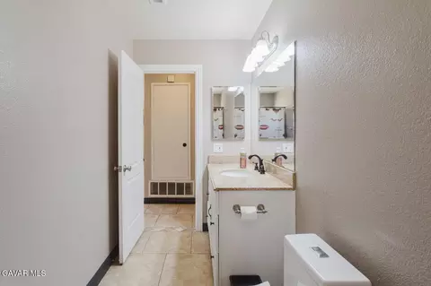 Bath - 43349 Fenner Ave, Lancaster, CA 93536 photo 2 of 6