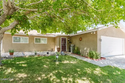 Exterior - 43349 Fenner Ave, Lancaster, CA 93536 photo 3 of 4
