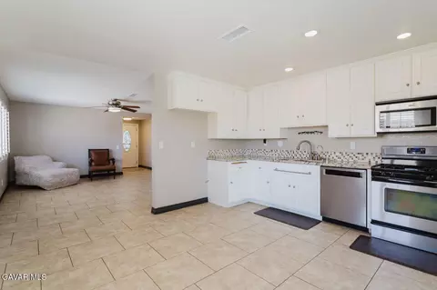 Kitchen - 43349 Fenner Ave, Lancaster, CA 93536 photo 8 of 8