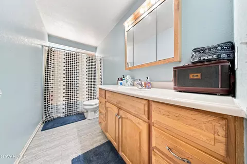 Bath - 40245 169th St, Palmdale, CA 93591 photo 1 of 1