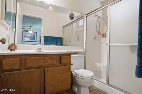 Bath - 37416 E 17th St, Palmdale, CA 93550 photo 1 of 2