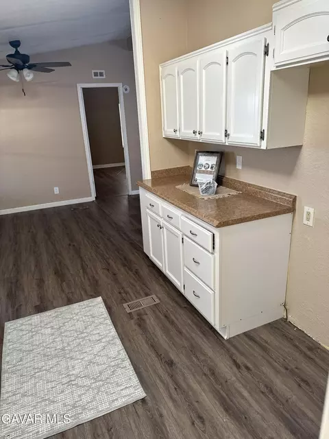 Kitchen - 6 S Oo S Dennison Rd #24, Tehachapi, CA 93561 photo 2 of 2