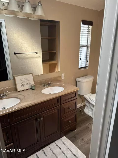 Bath - 6 S Oo S Dennison Rd #24, Tehachapi, CA 93561 photo 2 of 4