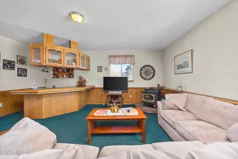 Living - 28360 Burning Tree Dr, Tehachapi, CA 93561 photo 9 of 9