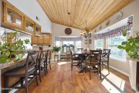 Dining - 28360 Burning Tree Dr, Tehachapi, CA 93561 photo 1 of 3