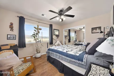 Bedroom - 28360 Burning Tree Dr, Tehachapi, CA 93561 photo 3 of 3