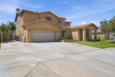 6136 Starview Dr, Lancaster, CA 93536
