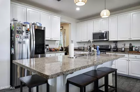 Kitchen - 15538 Quintero Pl, Bakersfield, CA 93314 photo 2 of 3
