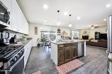 Kitchen - 15538 Quintero Pl, Bakersfield, CA 93314 photo 3 of 3