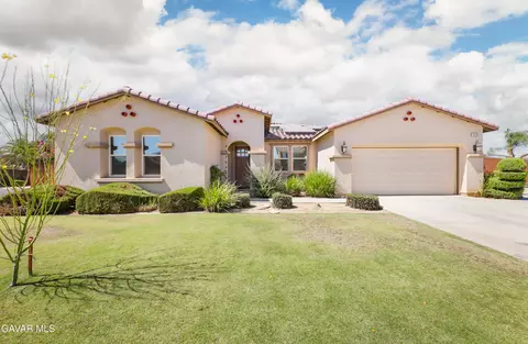 Exterior - 15538 Quintero Pl, Bakersfield, CA 93314 photo 9 of 10