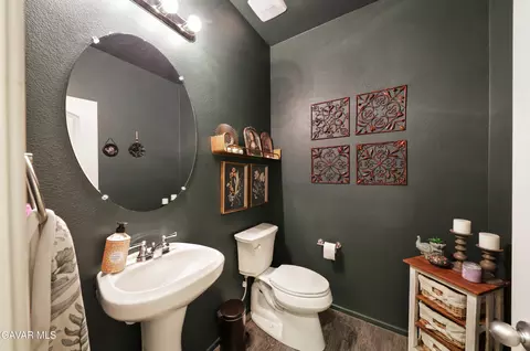 Bath - 15538 Quintero Pl, Bakersfield, CA 93314 photo 3 of 3