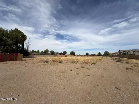 12 Th Ste Vic Avenue Q11 Ste, Palmdale, CA 93550 photo 2