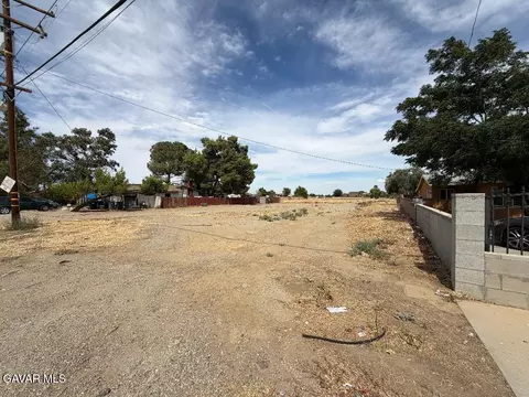 12 Th Ste Vic Avenue Q11 Ste, Palmdale, CA 93550 photo 3
