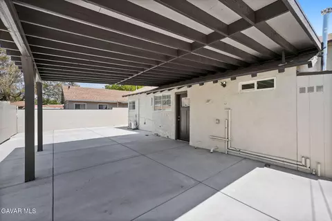 Exterior - 44839 Division St, Lancaster, CA 93535 photo 5 of 10
