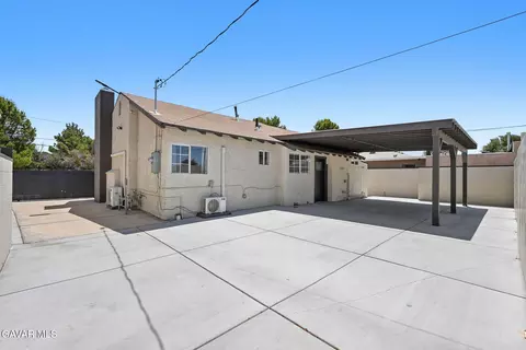 Exterior - 44839 Division St, Lancaster, CA 93535 photo 4 of 10