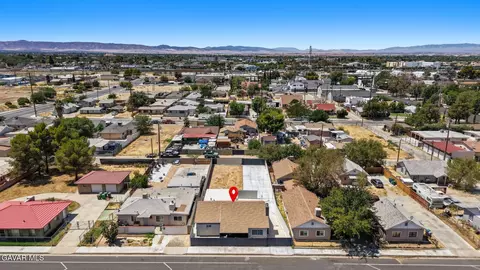 View/Area - 44839 Division St, Lancaster, CA 93535 photo 3 of 4