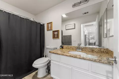 Bath - 2301 Foxtail Dr, Palmdale, CA 93551 photo 1 of 1