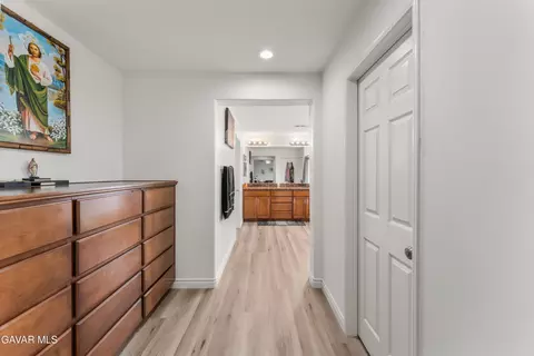 Entry Way - 2301 Foxtail Dr, Palmdale, CA 93551 photo 7 of 8