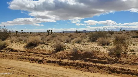 Reed Ave, Mojave, CA 93501 photo 3
