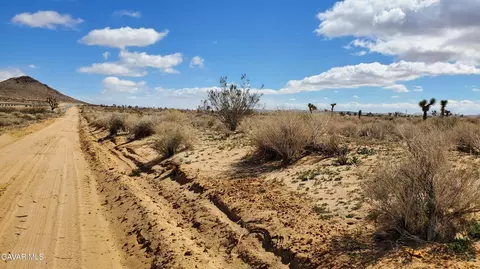 Reed Ave, Mojave, CA 93501 photo 8