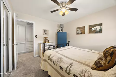 Bedroom - 19700 Mesa Dr, Tehachapi, CA 93561 photo 4 of 4