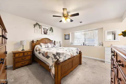 Bedroom - 19700 Mesa Dr, Tehachapi, CA 93561 photo 1 of 4