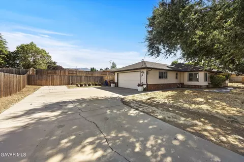 Exterior - 19700 Mesa Dr, Tehachapi, CA 93561 photo 1 of 4