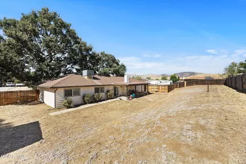 Exterior - 19700 Mesa Dr, Tehachapi, CA 93561 photo 3 of 4