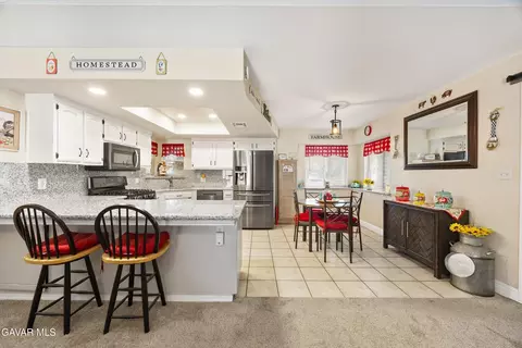 Kitchen - 19700 Mesa Dr, Tehachapi, CA 93561 photo 1 of 5