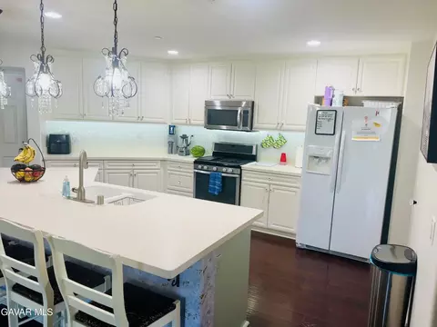 Kitchen - 3525 E Avenue J3, Lancaster, CA 93535 photo 4 of 5