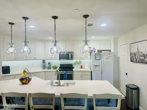 Kitchen - 3525 E Avenue J3, Lancaster, CA 93535 photo 5 of 5