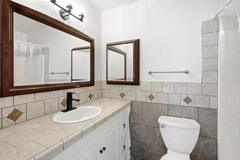 Bath - 40985 E 163rd St, Lancaster, CA 93535 photo 1 of 2