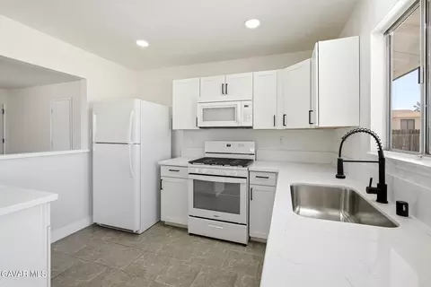 Kitchen - 40985 E 163rd St, Lancaster, CA 93535 photo 5 of 5