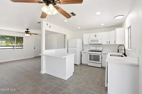 Kitchen - 40985 E 163rd St, Lancaster, CA 93535 photo 1 of 5