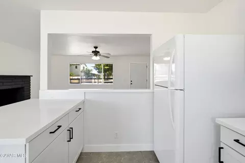 Kitchen - 40985 E 163rd St, Lancaster, CA 93535 photo 4 of 5