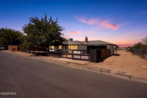 Exterior - 40985 E 163rd St, Lancaster, CA 93535 photo 10 of 12